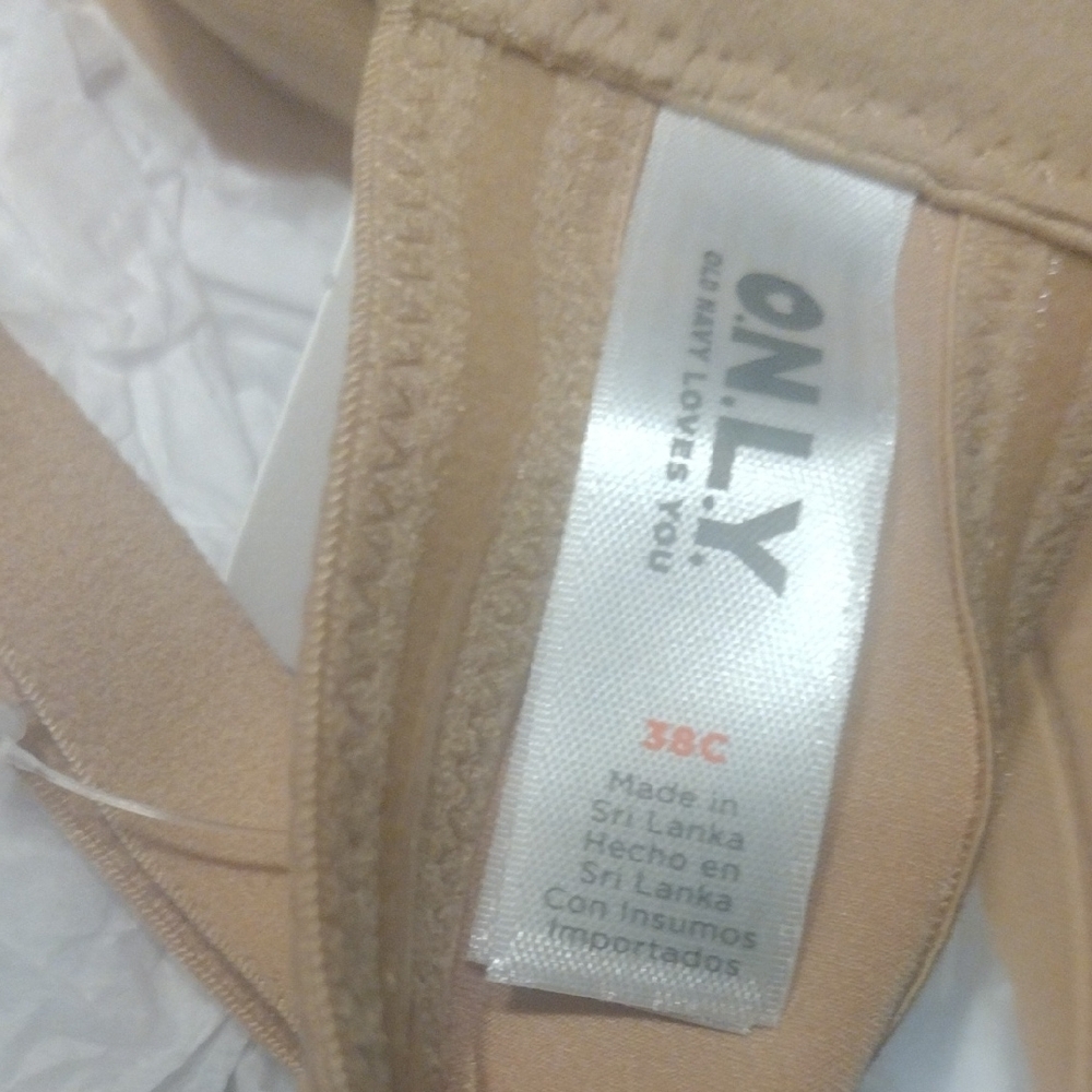 Old Navy Women's Beige Convertible Bra - Picture 7 of 10
